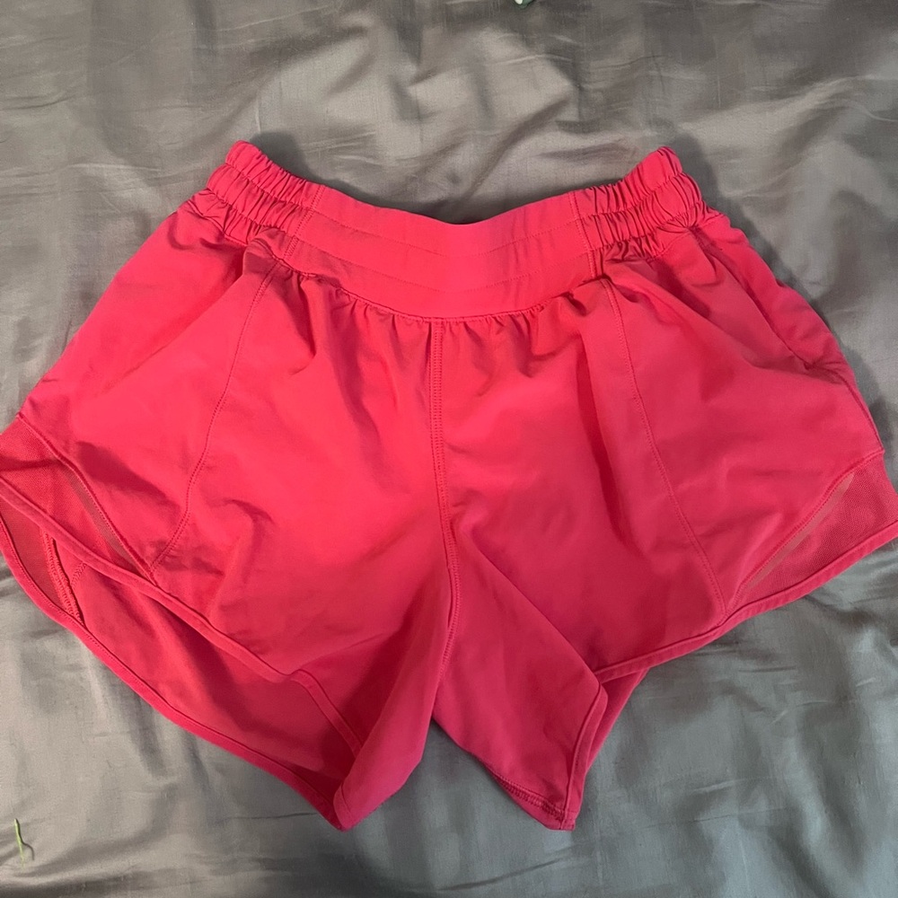 💄💗LULULEMON LIPGLOSS SHORTS 💗💄